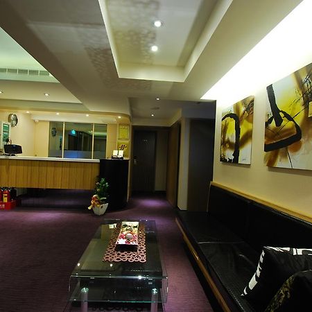 欣欣旅店 Hotel ไทเป ภายนอก รูปภาพ