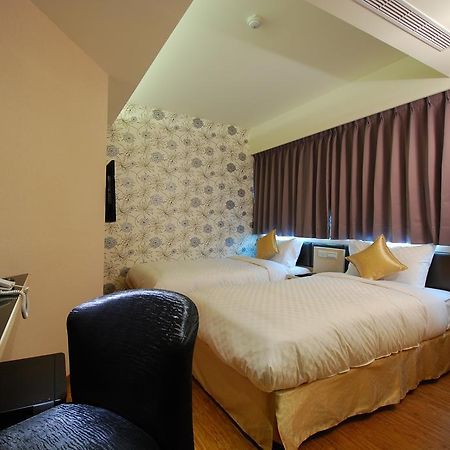 欣欣旅店 Hotel ไทเป ภายนอก รูปภาพ