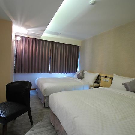 Himhim 旅店 Hotel ไทเป ภายนอก รูปภาพ