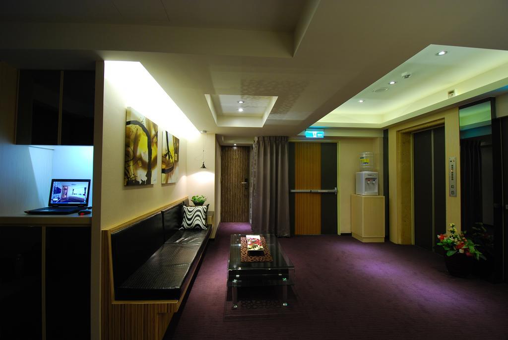 欣欣旅店 Hotel ไทเป ภายนอก รูปภาพ