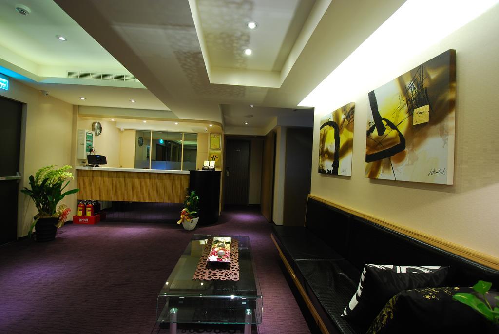 欣欣旅店 Hotel ไทเป ภายนอก รูปภาพ