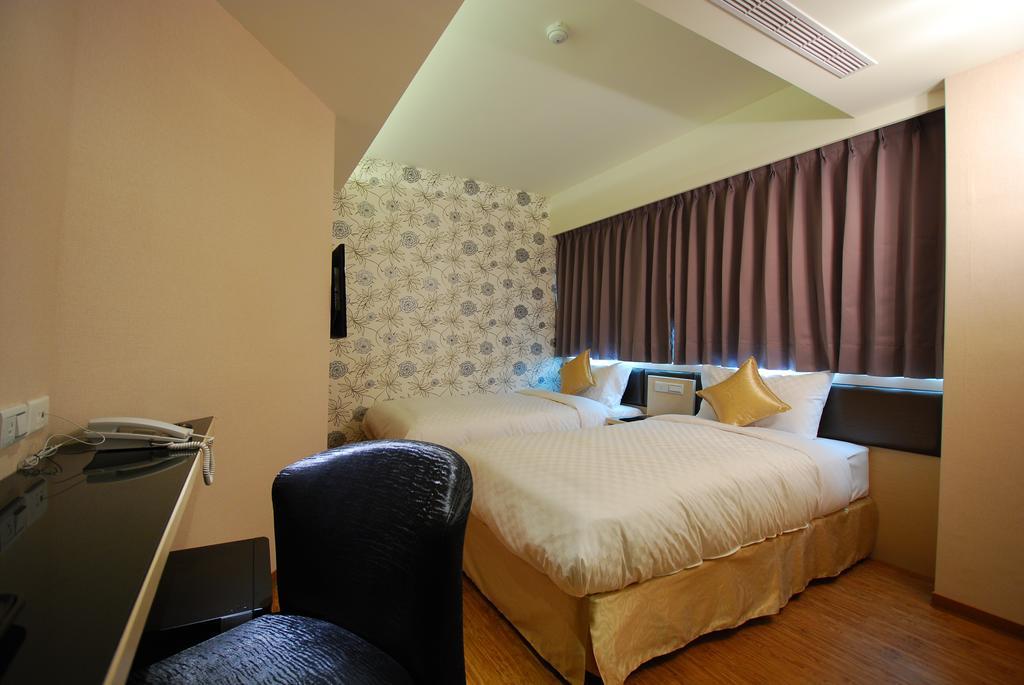 欣欣旅店 Hotel ไทเป ภายนอก รูปภาพ