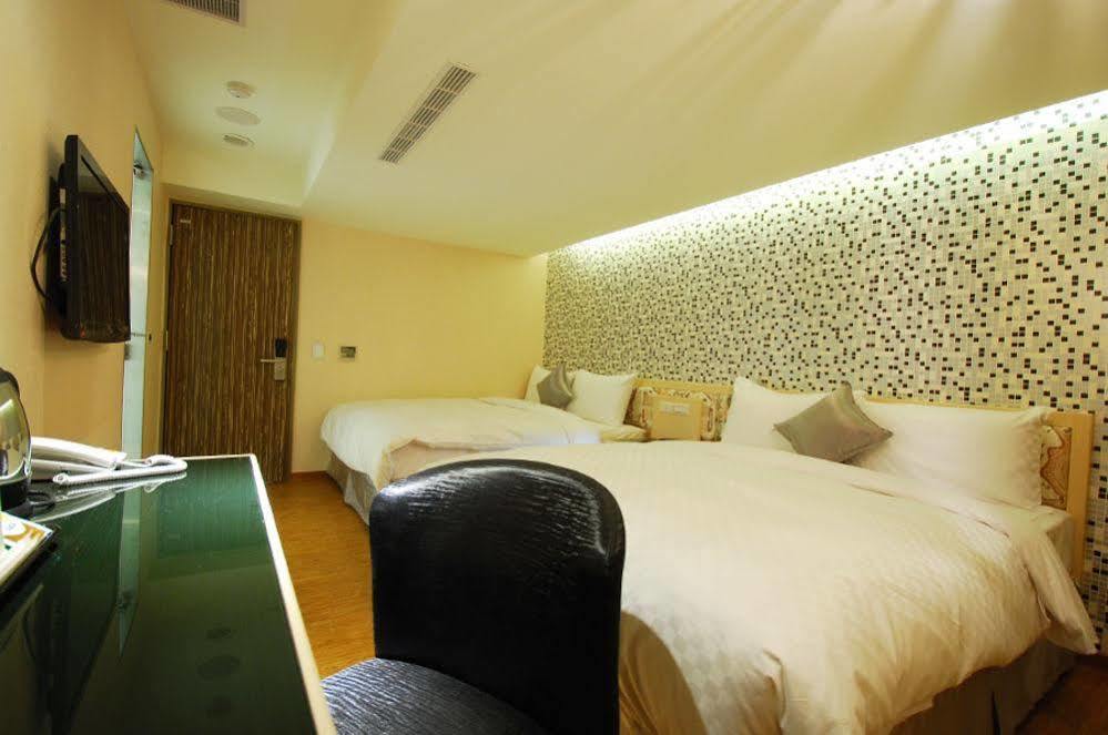 欣欣旅店 Hotel ไทเป ภายนอก รูปภาพ