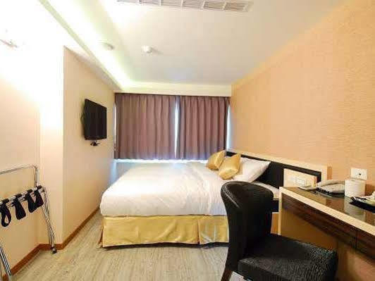 欣欣旅店 Hotel ไทเป ภายนอก รูปภาพ